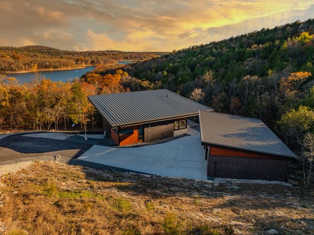 176 Canada Drive, Branson West, MO 65737