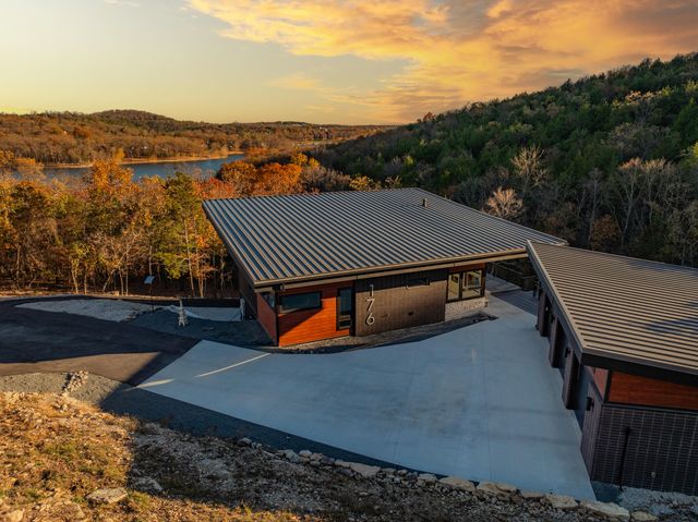 176 Canada Drive, Branson West, MO 65737