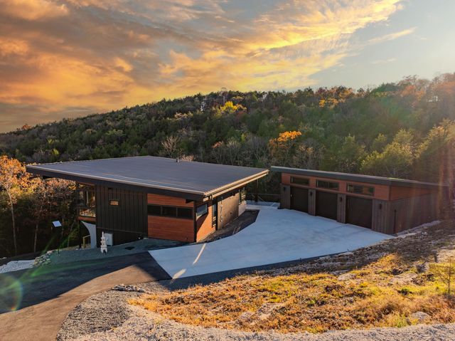176 Canada Drive, Branson West, MO 65737