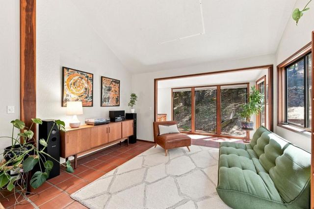 22163 Miller Ridge Road, Los Gatos, CA 95033