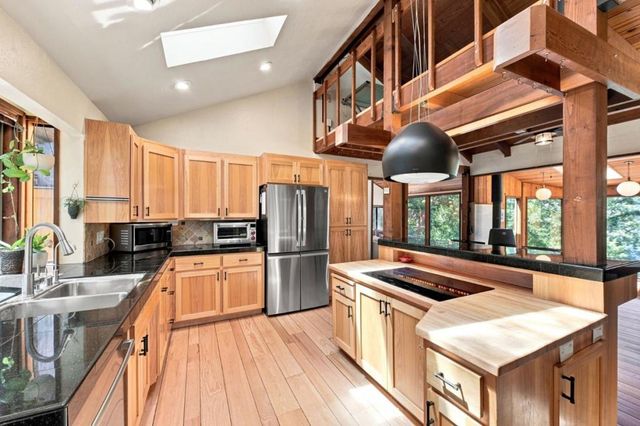 22163 Miller Ridge Road, Los Gatos, CA 95033