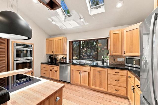22163 Miller Ridge Road, Los Gatos, CA 95033
