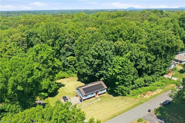 4810 Hemphill Drive, Winston-salem, NC 27105