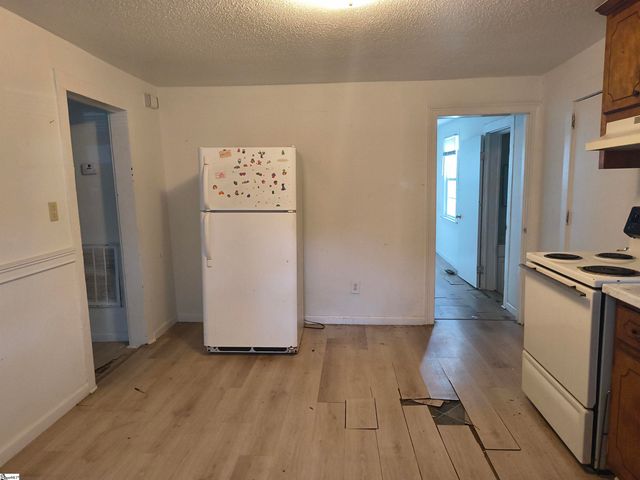 23 6th Avenue, Greenville, SC 29609