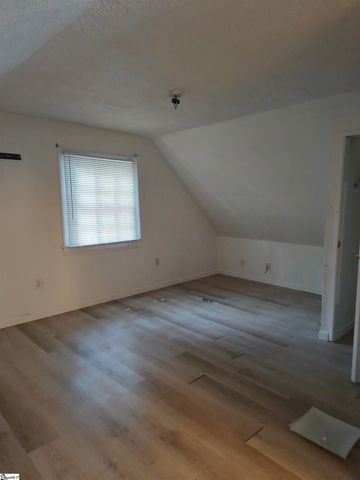 23 6th Avenue, Greenville, SC 29609