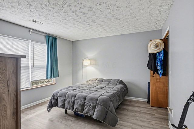 793 Crevis Lane, Columbus, OH 43228