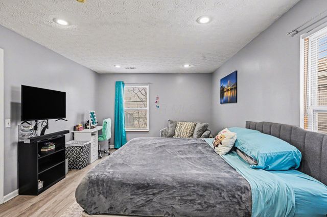 793 Crevis Lane, Columbus, OH 43228