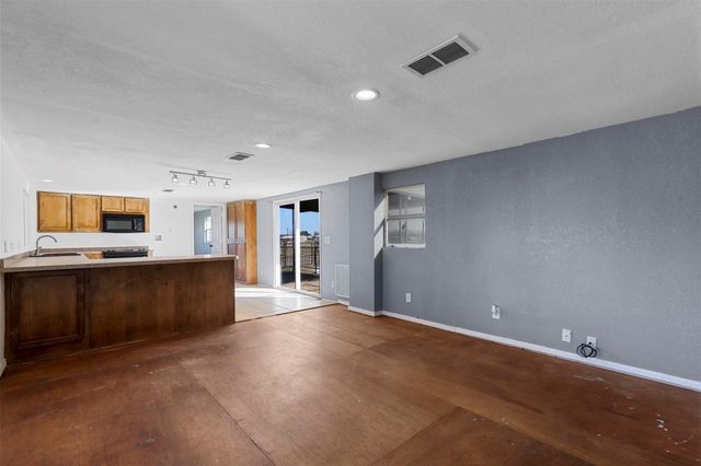 3209 Oak Hill Drive, Granbury, TX 76048