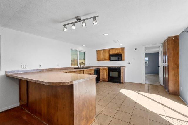 3209 Oak Hill Drive, Granbury, TX 76048