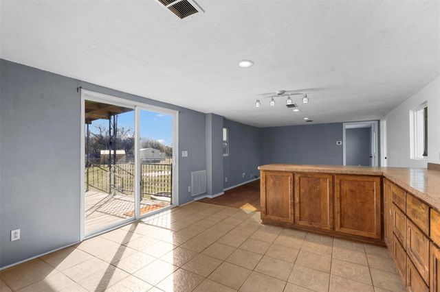 3209 Oak Hill Drive, Granbury, TX 76048