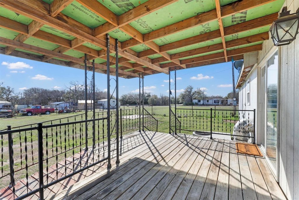 3209 Oak Hill Drive, Granbury, TX 76048