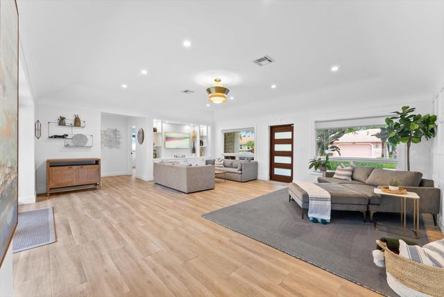 1114 SE 14th Avenue, Deerfield Beach, FL 33441