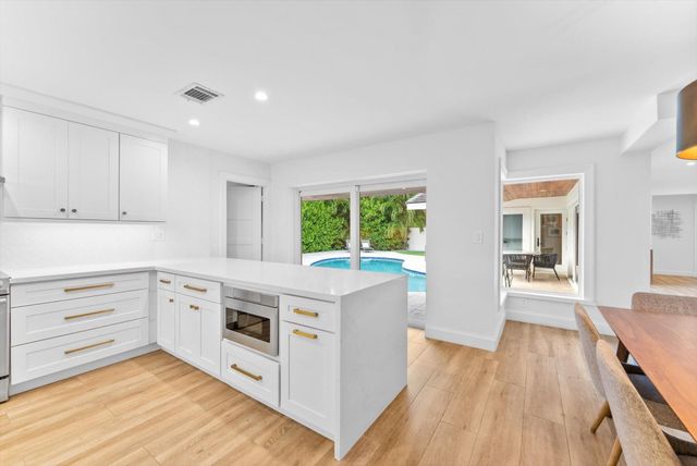 1114 SE 14th Avenue, Deerfield Beach, FL 33441