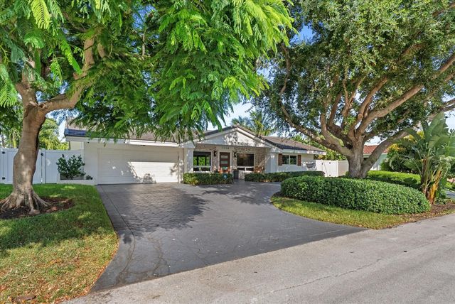 1114 SE 14th Avenue, Deerfield Beach, FL 33441