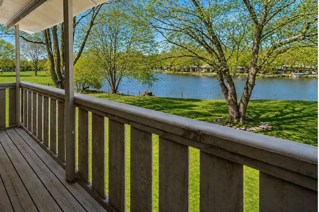 9 Buckingham Drive, Sugar Grove, IL 60554