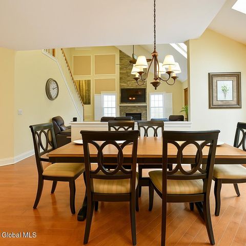 72 Stone Crest Drive, Halfmoon, NY 12118