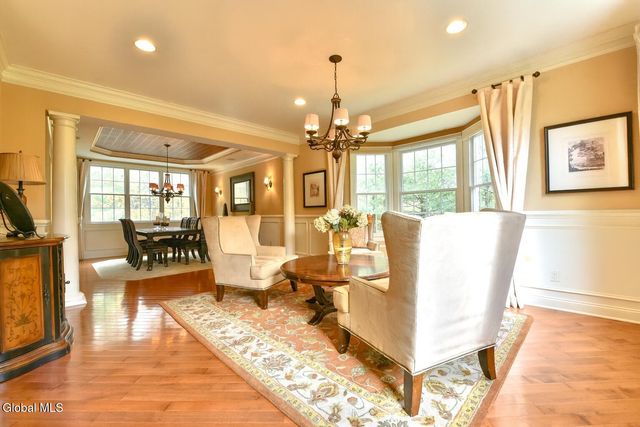 72 Stone Crest Drive, Halfmoon, NY 12118