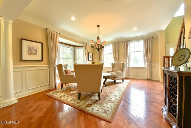 72 Stone Crest Drive, Halfmoon, NY 12118