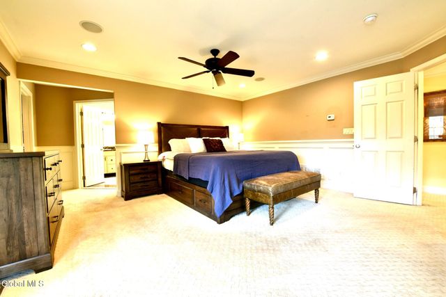 72 Stone Crest Drive, Halfmoon, NY 12118