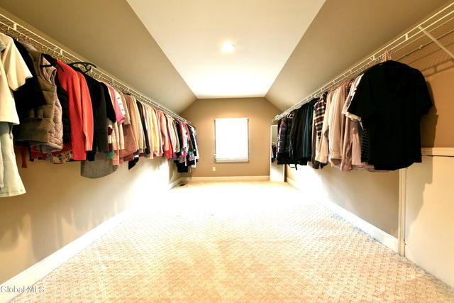 72 Stone Crest Drive, Halfmoon, NY 12118