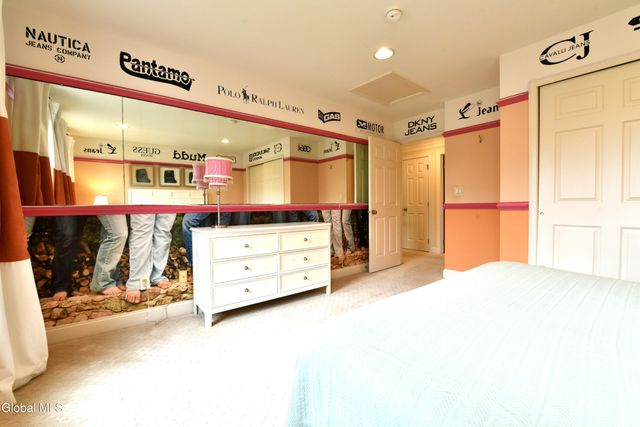 72 Stone Crest Drive, Halfmoon, NY 12118