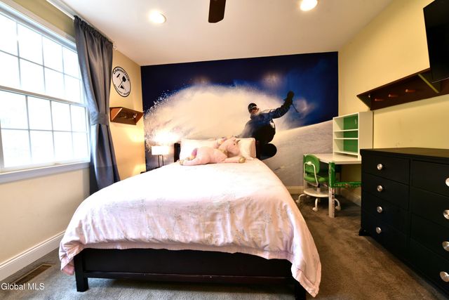 72 Stone Crest Drive, Halfmoon, NY 12118