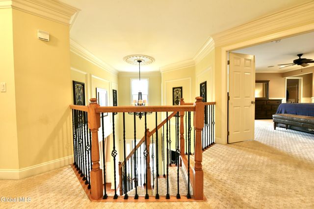 72 Stone Crest Drive, Halfmoon, NY 12118