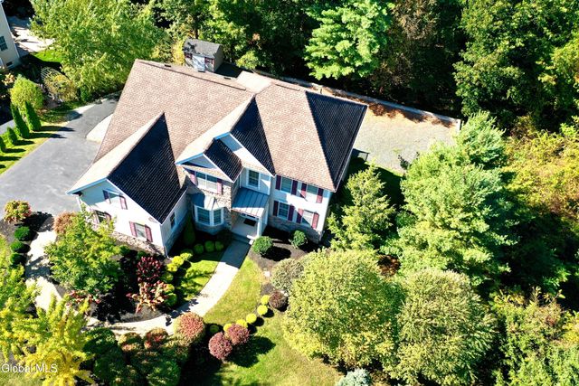 72 Stone Crest Drive, Halfmoon, NY 12118