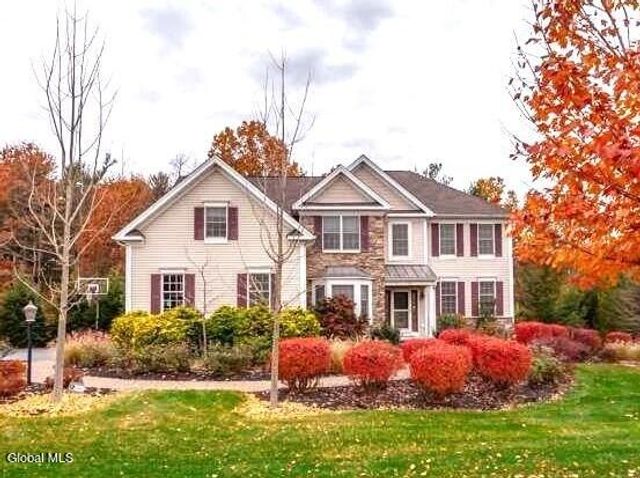 72 Stone Crest Drive, Halfmoon, NY 12118