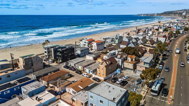 717 19 San Jose Pl, San Diego, CA 92109