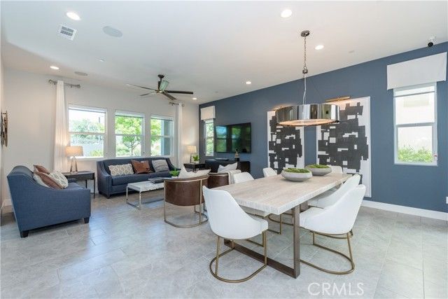 255 Sawbuck, Irvine, CA 92618