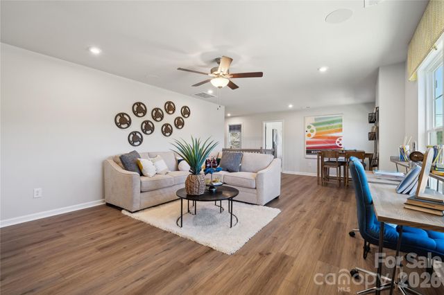6521 Alanbrook Road, Charlotte, NC 28215