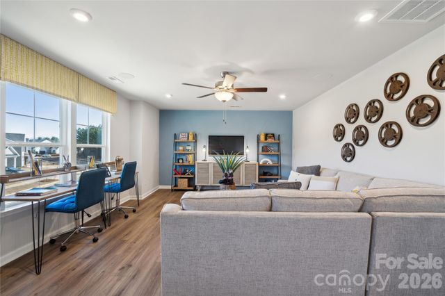 6521 Alanbrook Road, Charlotte, NC 28215