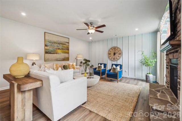 6521 Alanbrook Road, Charlotte, NC 28215