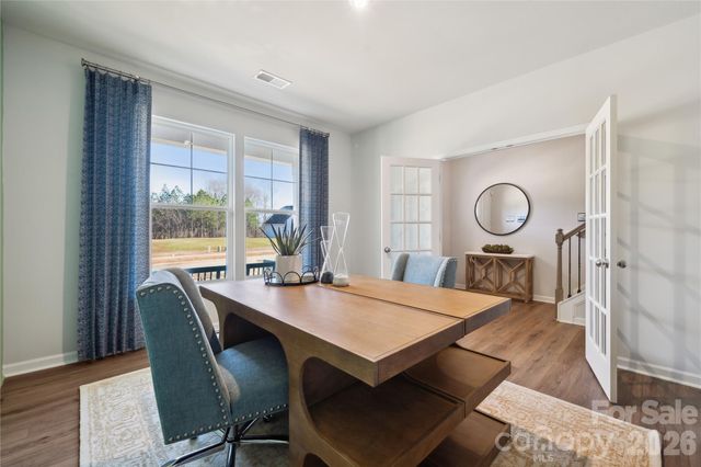 6521 Alanbrook Road, Charlotte, NC 28215