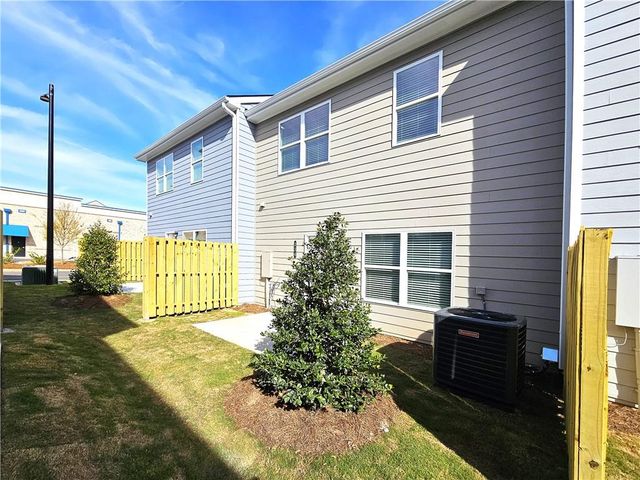 334 Lanier Circle, Woodstock, GA 30189