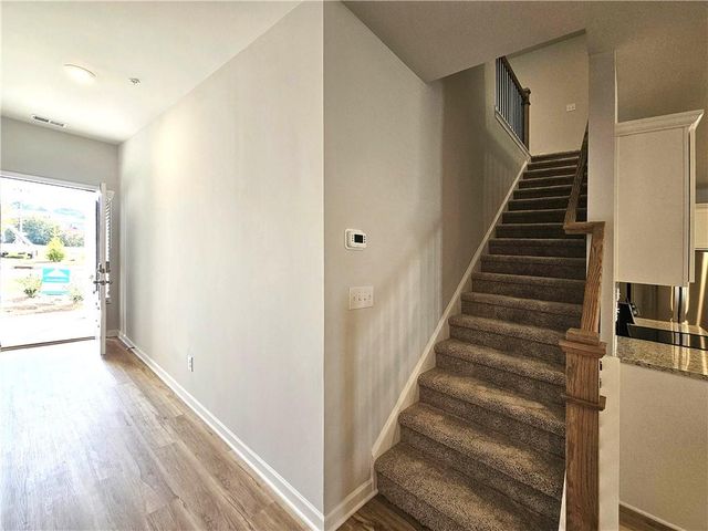 334 Lanier Circle, Woodstock, GA 30189