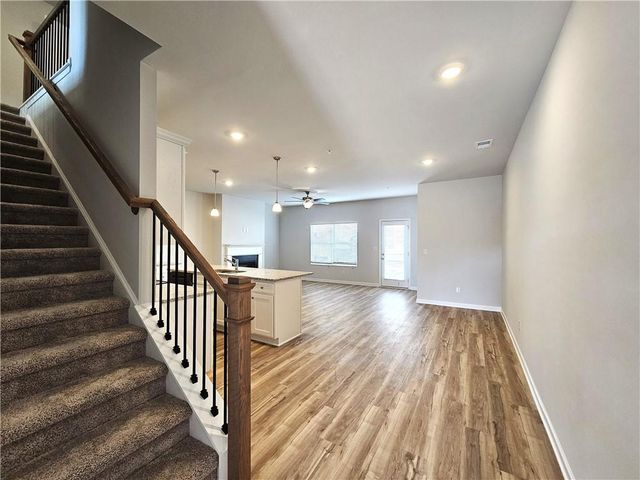 334 Lanier Circle, Woodstock, GA 30189