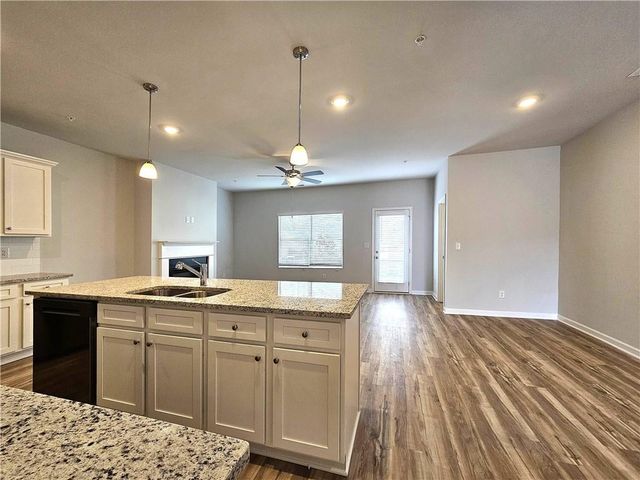 334 Lanier Circle, Woodstock, GA 30189