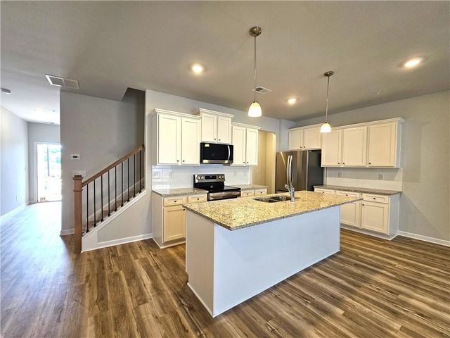 334 Lanier Circle, Woodstock, GA 30189