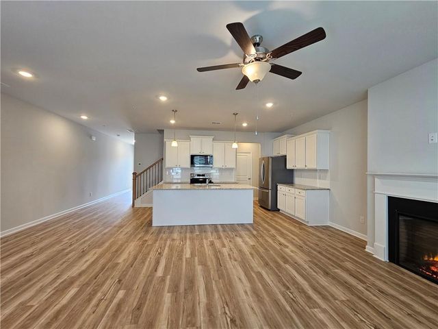 334 Lanier Circle, Woodstock, GA 30189