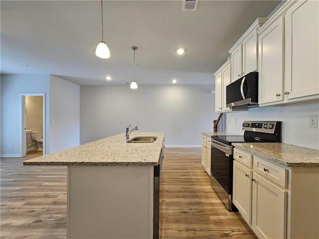 334 Lanier Circle, Woodstock, GA 30189