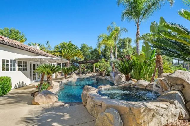 40271 Berlie, Murrieta, CA 92562