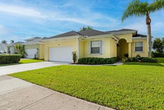 2430 SE 7th Pl, Homestead, FL 33033