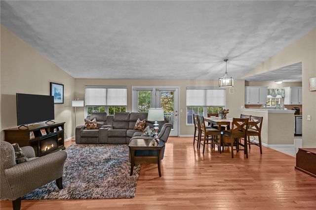 2 Mulberry Drive, Cranston, RI 02921