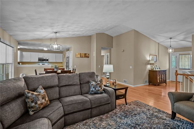 2 Mulberry Drive, Cranston, RI 02921