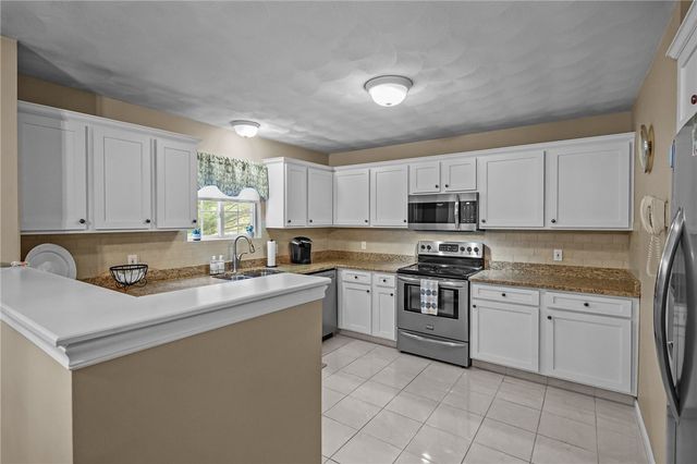 2 Mulberry Drive, Cranston, RI 02921