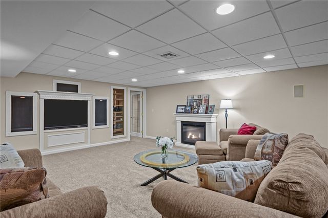 2 Mulberry Drive, Cranston, RI 02921