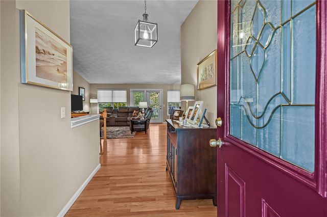 2 Mulberry Drive, Cranston, RI 02921