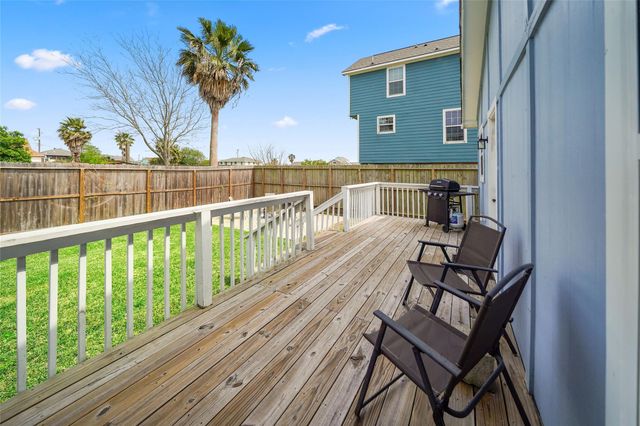 2008 71st Street, Galveston, TX 77551